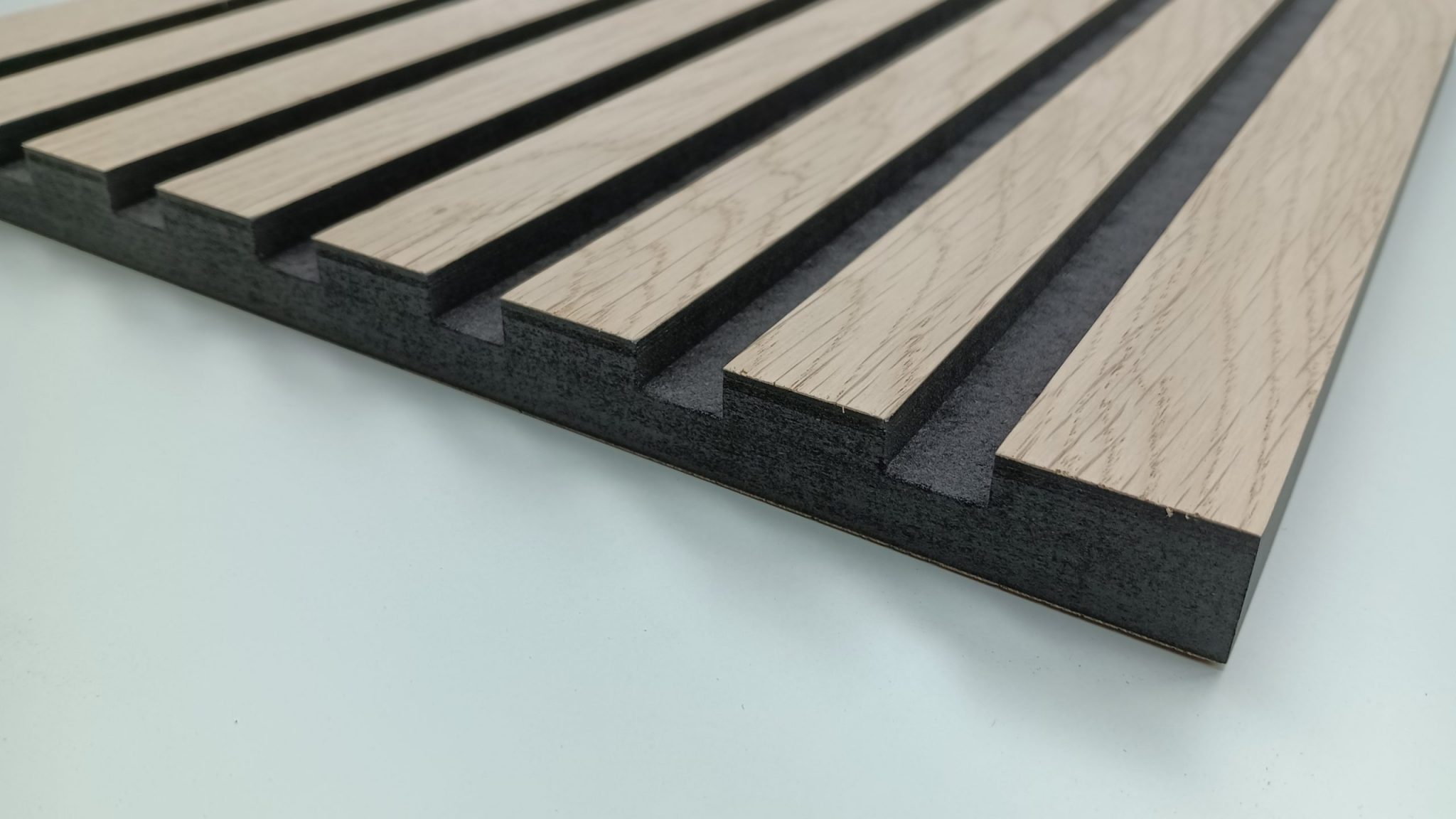 Natural Oak Veneered Slat Wall Panels Black Core MDF MDF Boards Cut